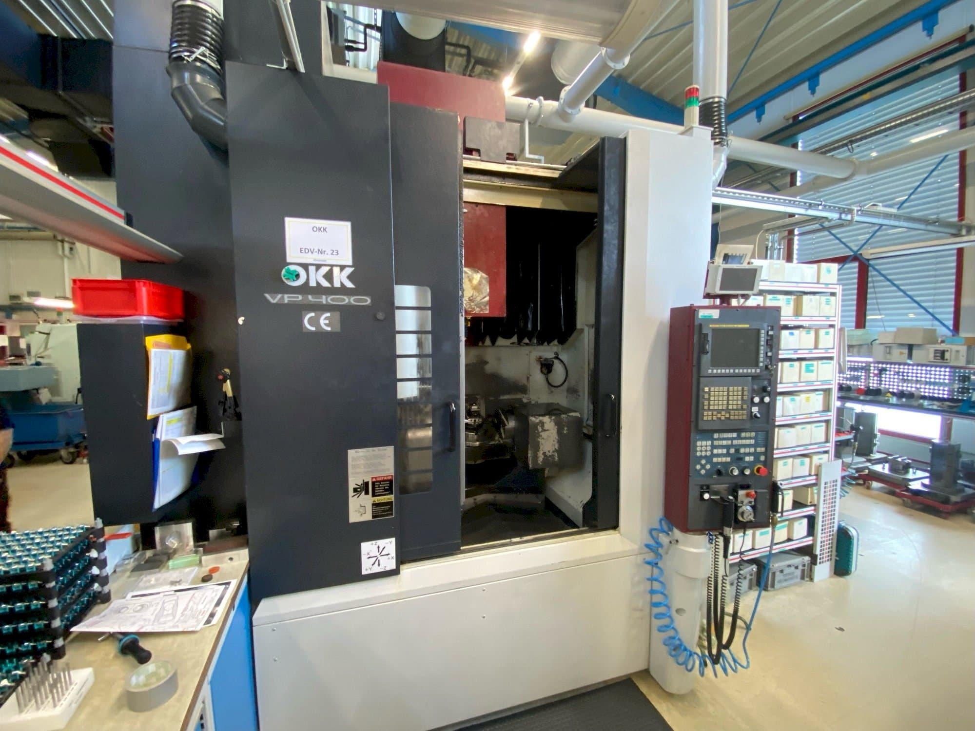 Front view of OKK VP400  machine