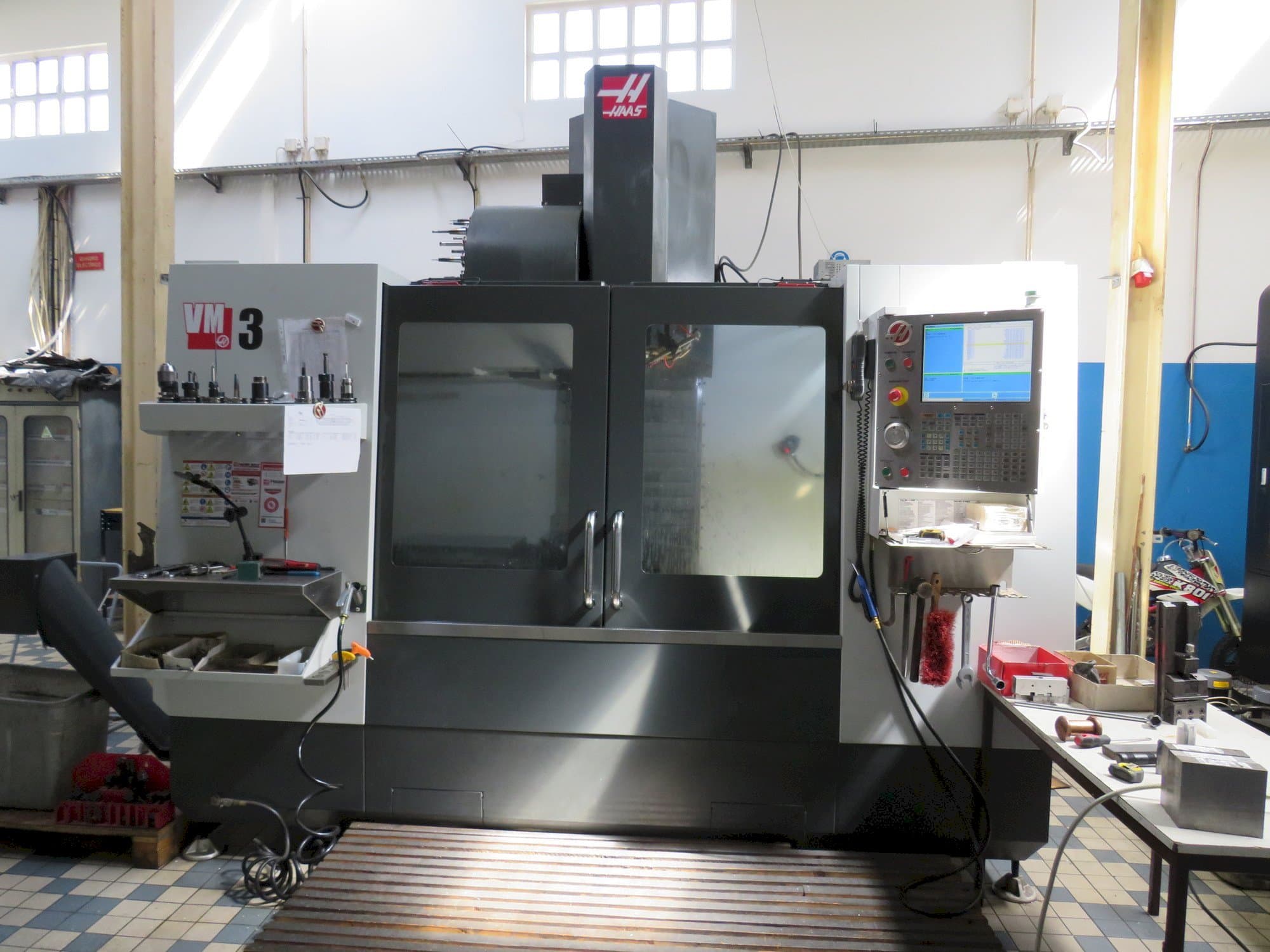 Front view of HAAS VM3  machine
