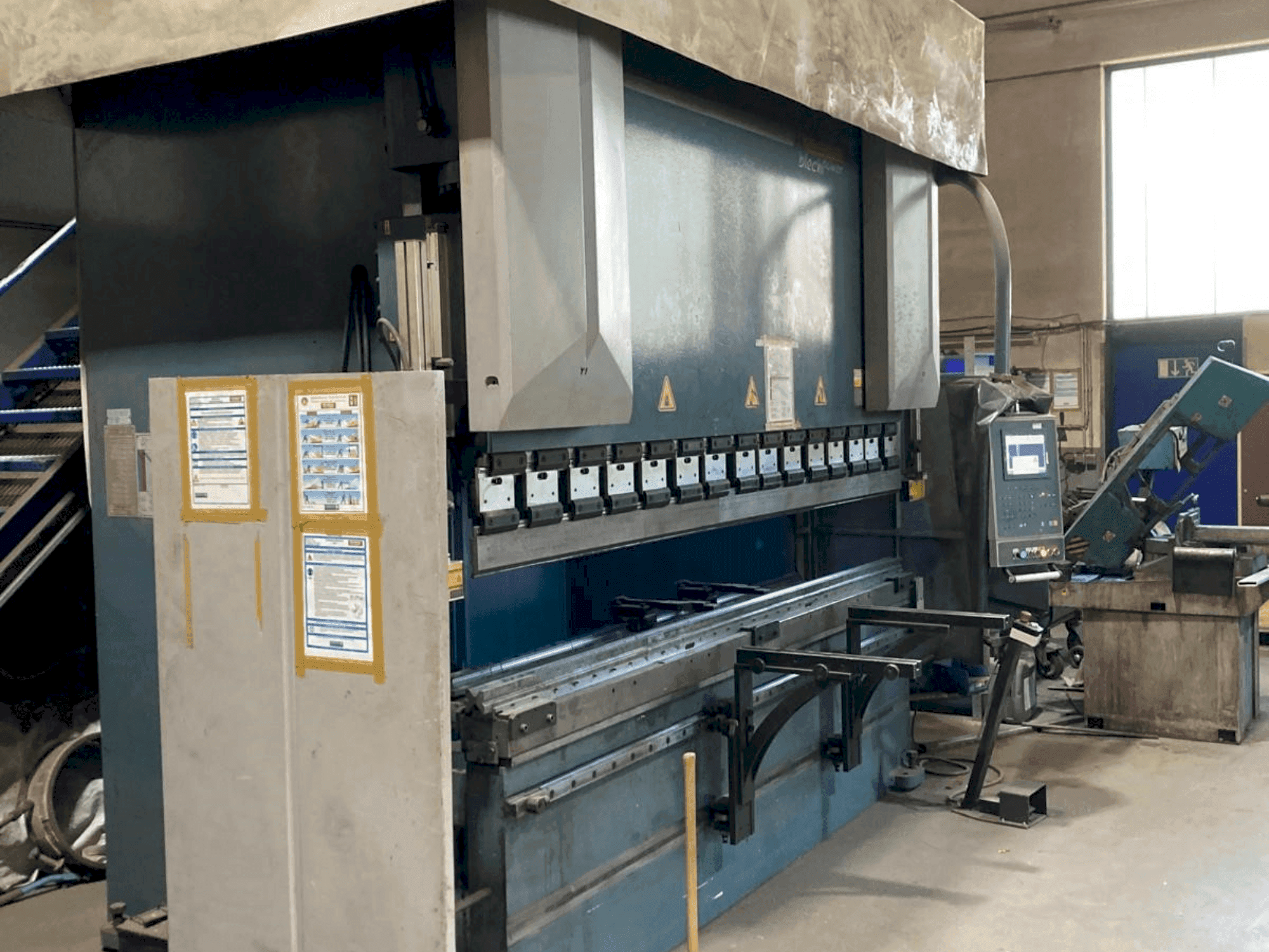 Front view of Hesse AD-R30320  machine