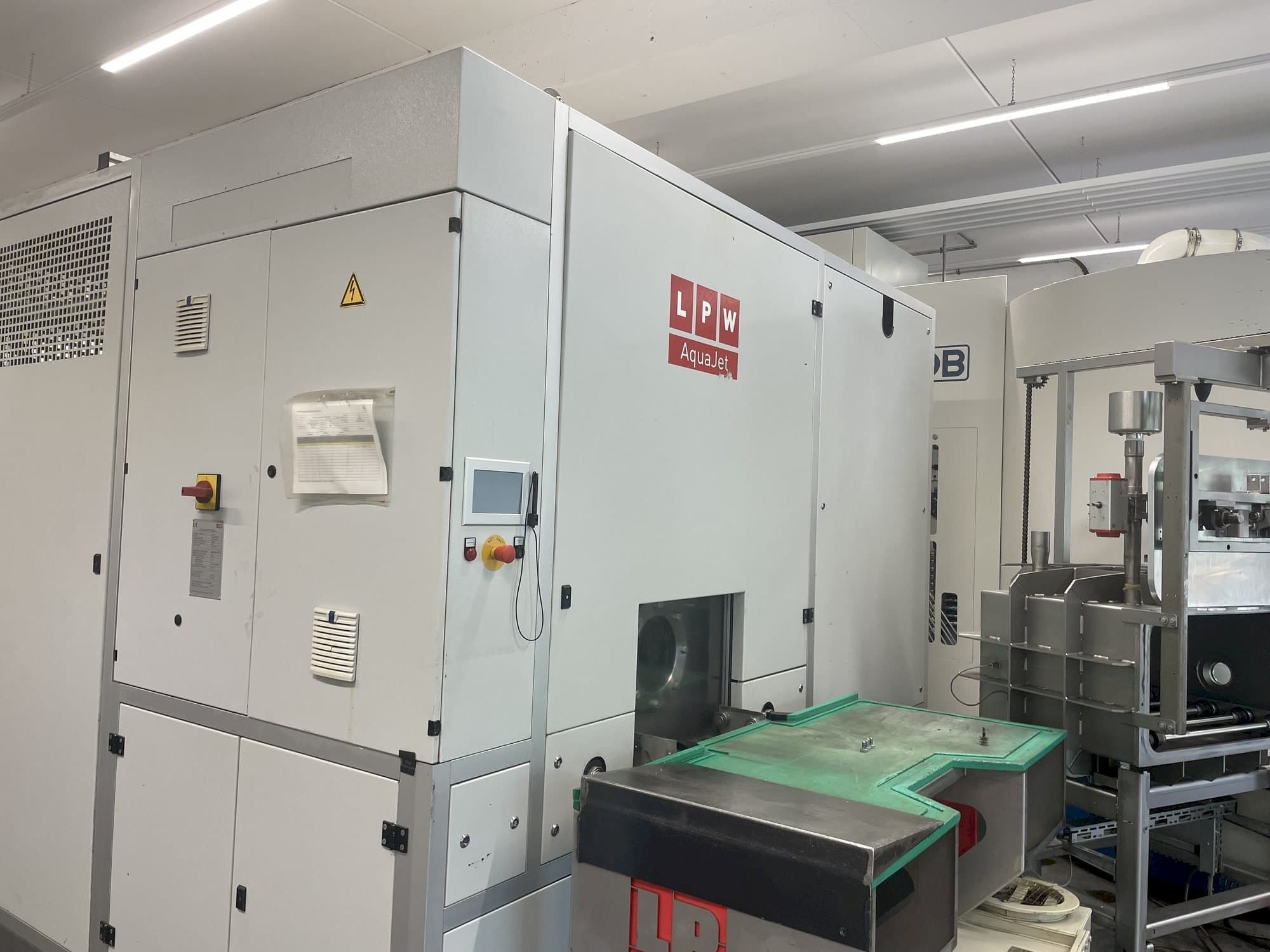 Front view of LPW LPW Aqua Jet 670 T2-V (2013) machine