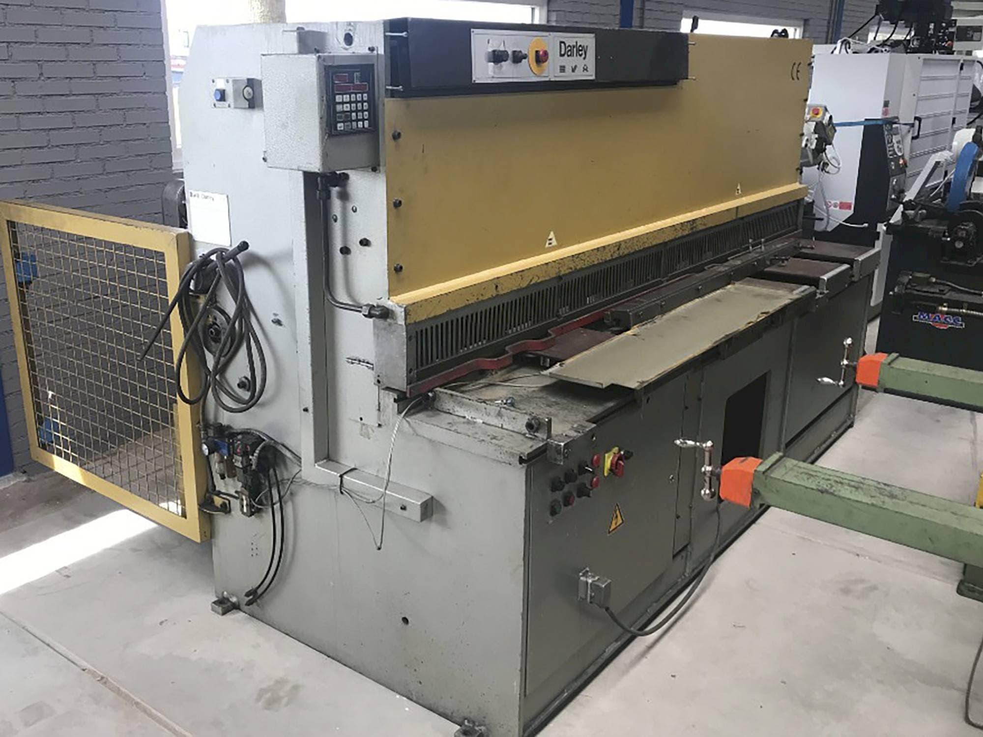 Front view of Darley S 2500 x 4 Machine