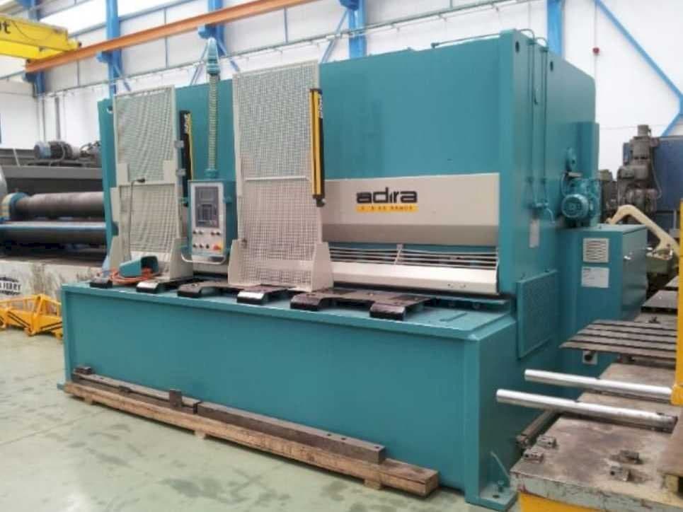 Front view of ADIRA GVX 2030 machine