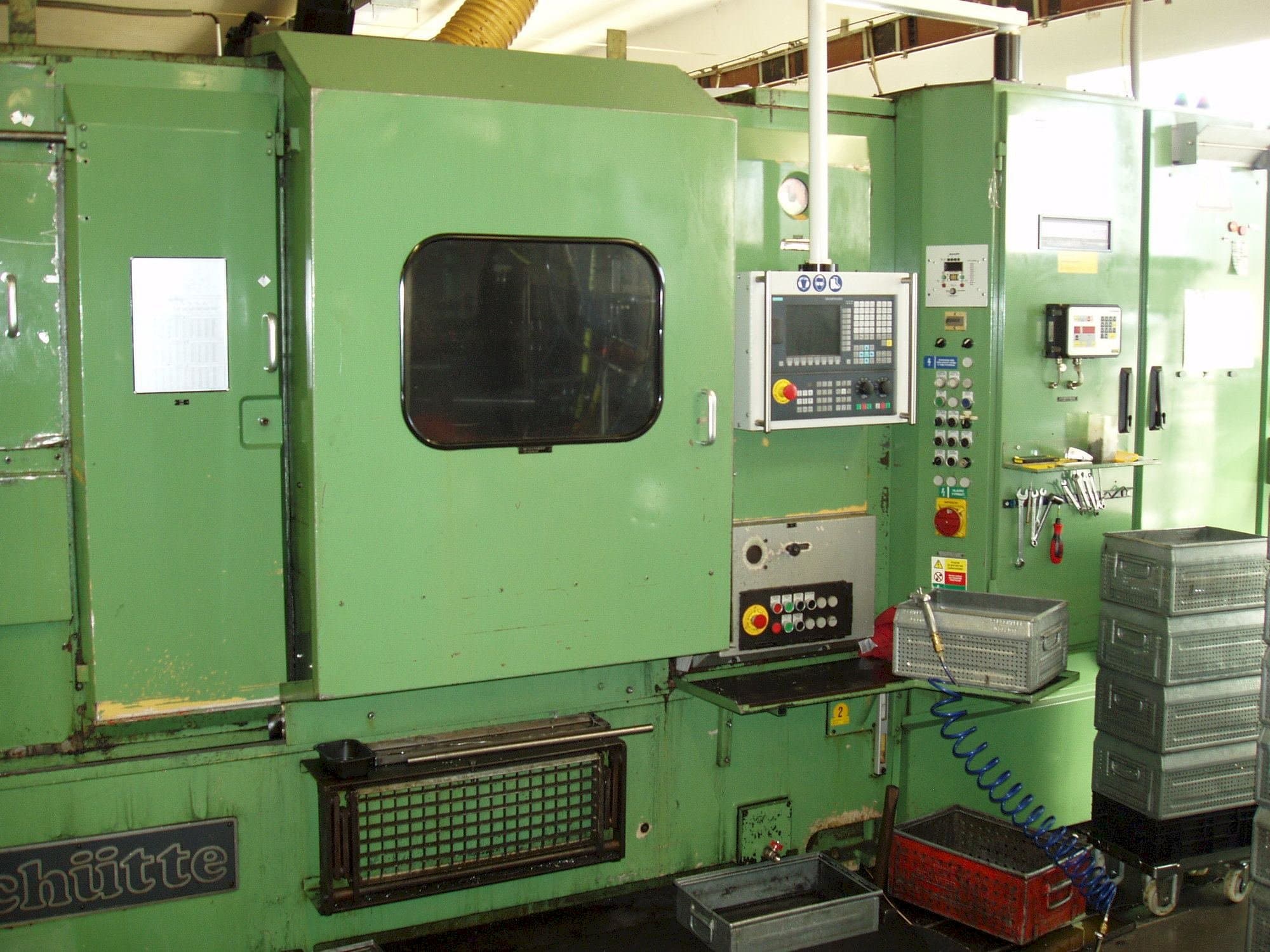 Front view of Schuette SF81 machine