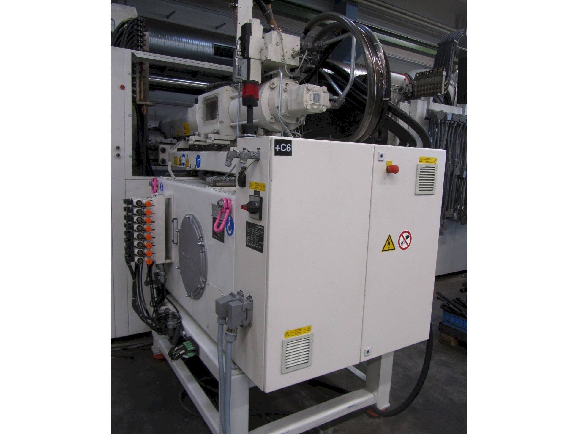 Front view of Krauss Maffei 750 BO L machine