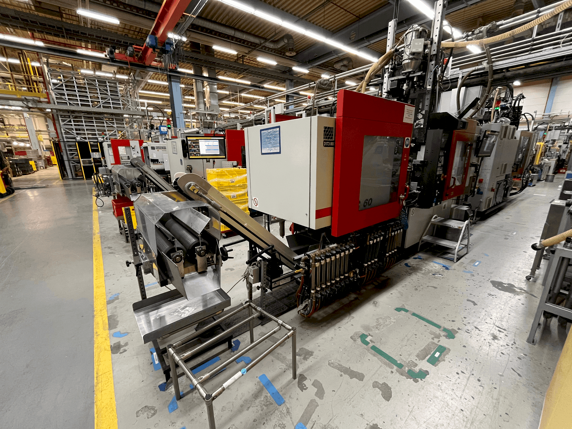 Front view of FERROMATIK K-TEC 60 S machine