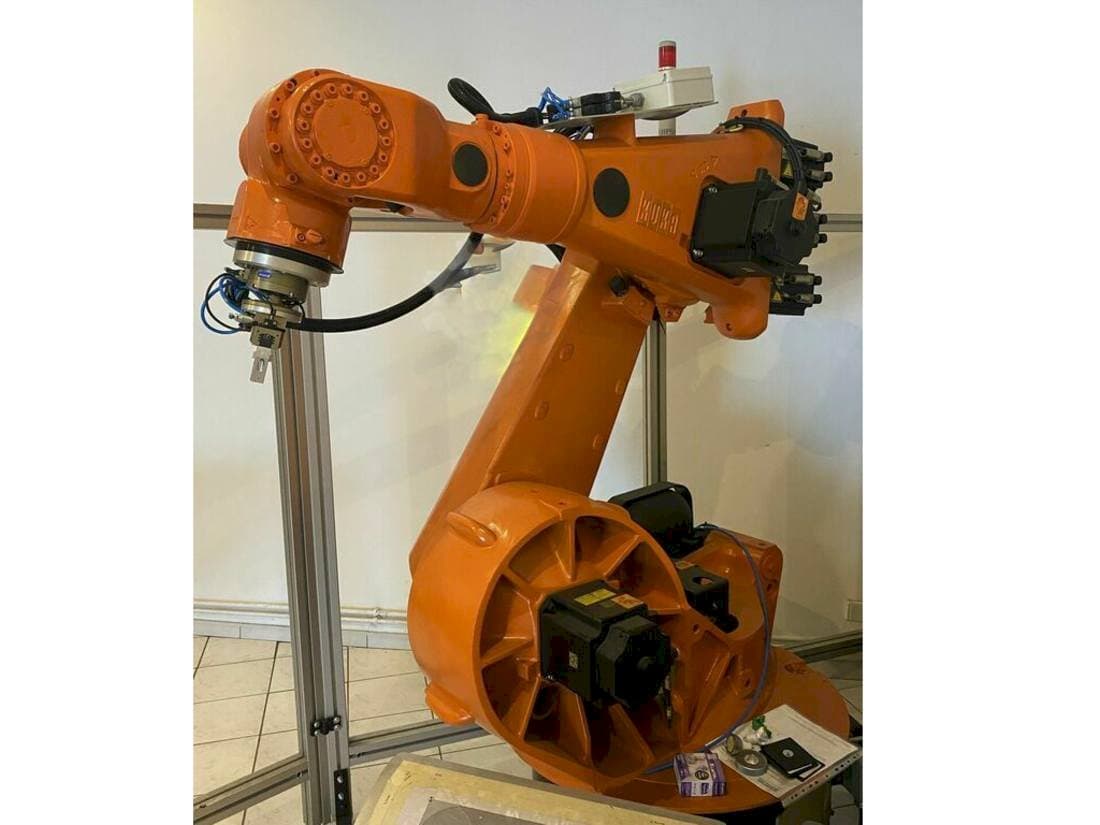 Front view of KUKA KR150L150SP/2 machine