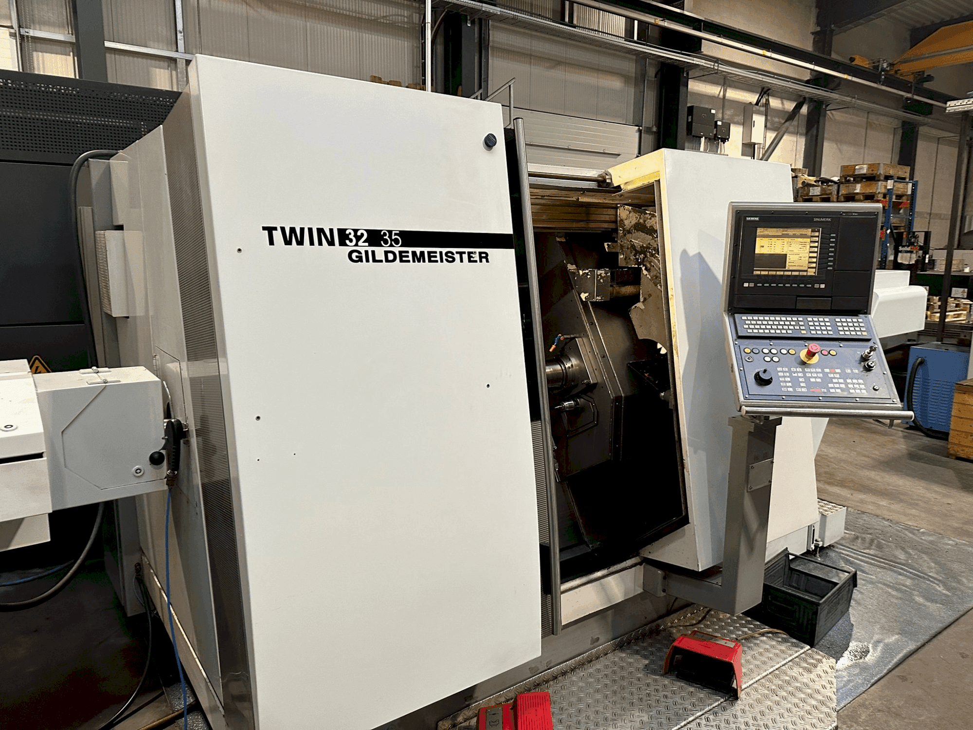 Front view of Gildemeister TWIN 32  machine