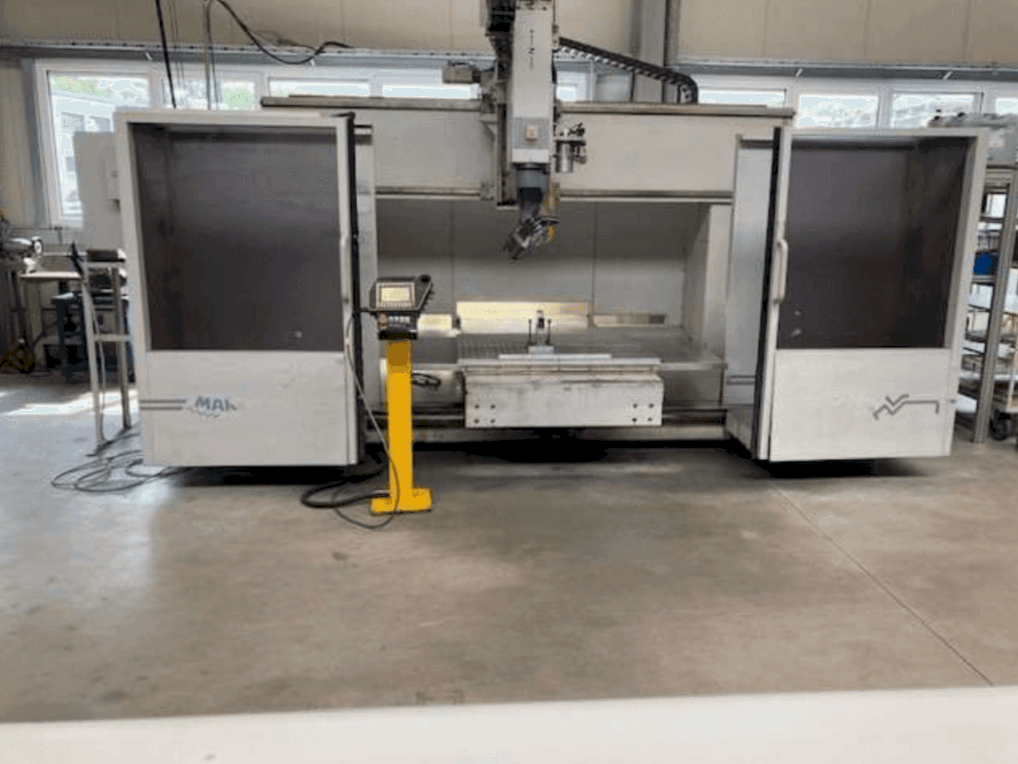 Front view of MAKA MK 7s  machine