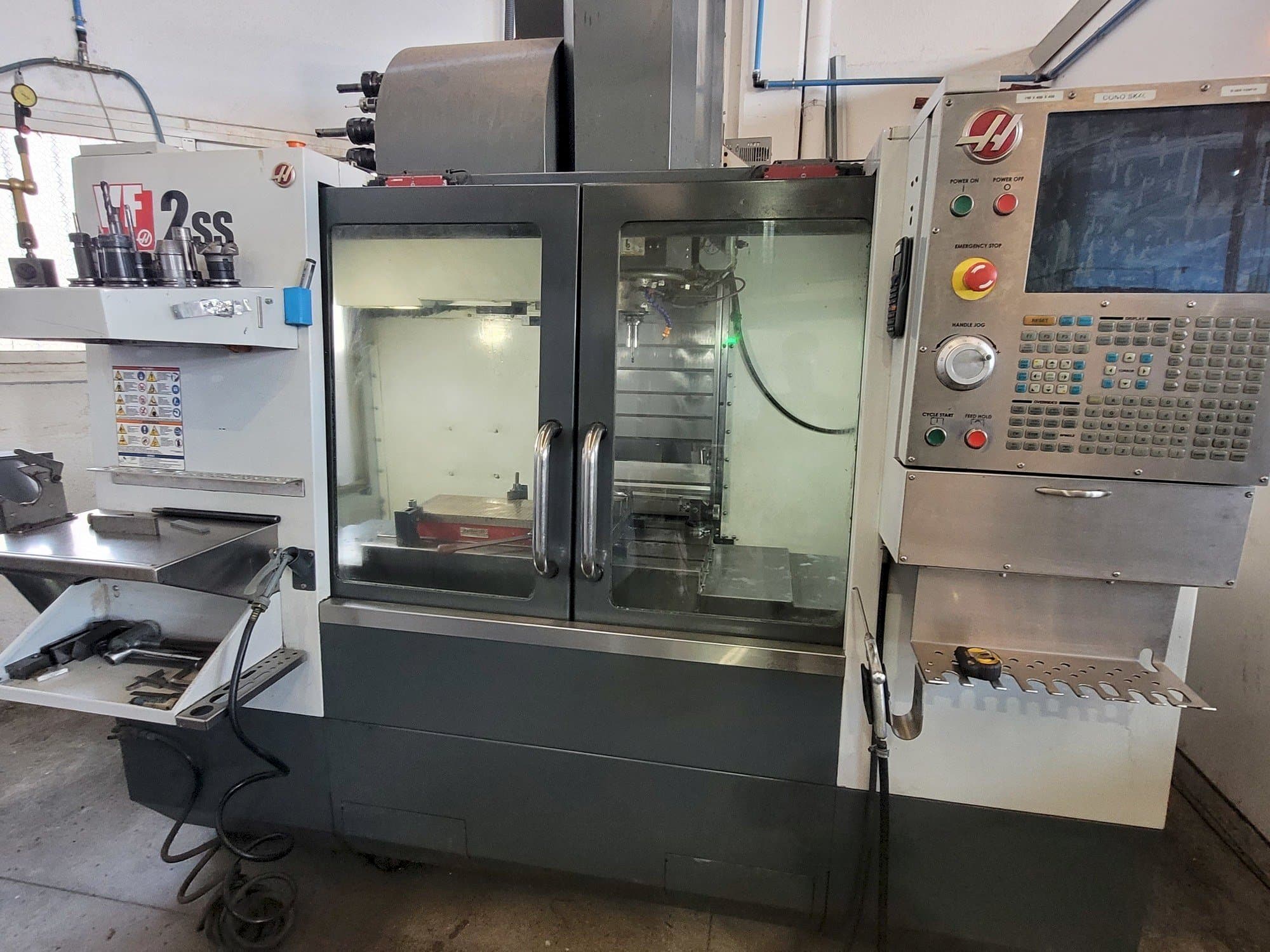 Front view of HAAS VF2SS machine