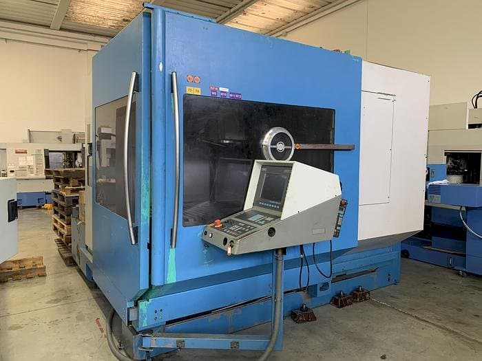 Front view of DECKEL MAHO DMU 80  machine