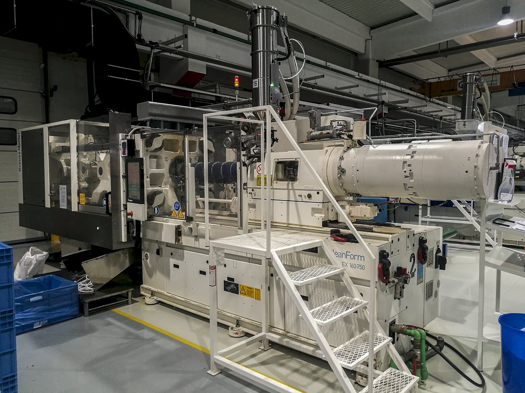 Right view of Krauss Maffei 160-750 EX Machine