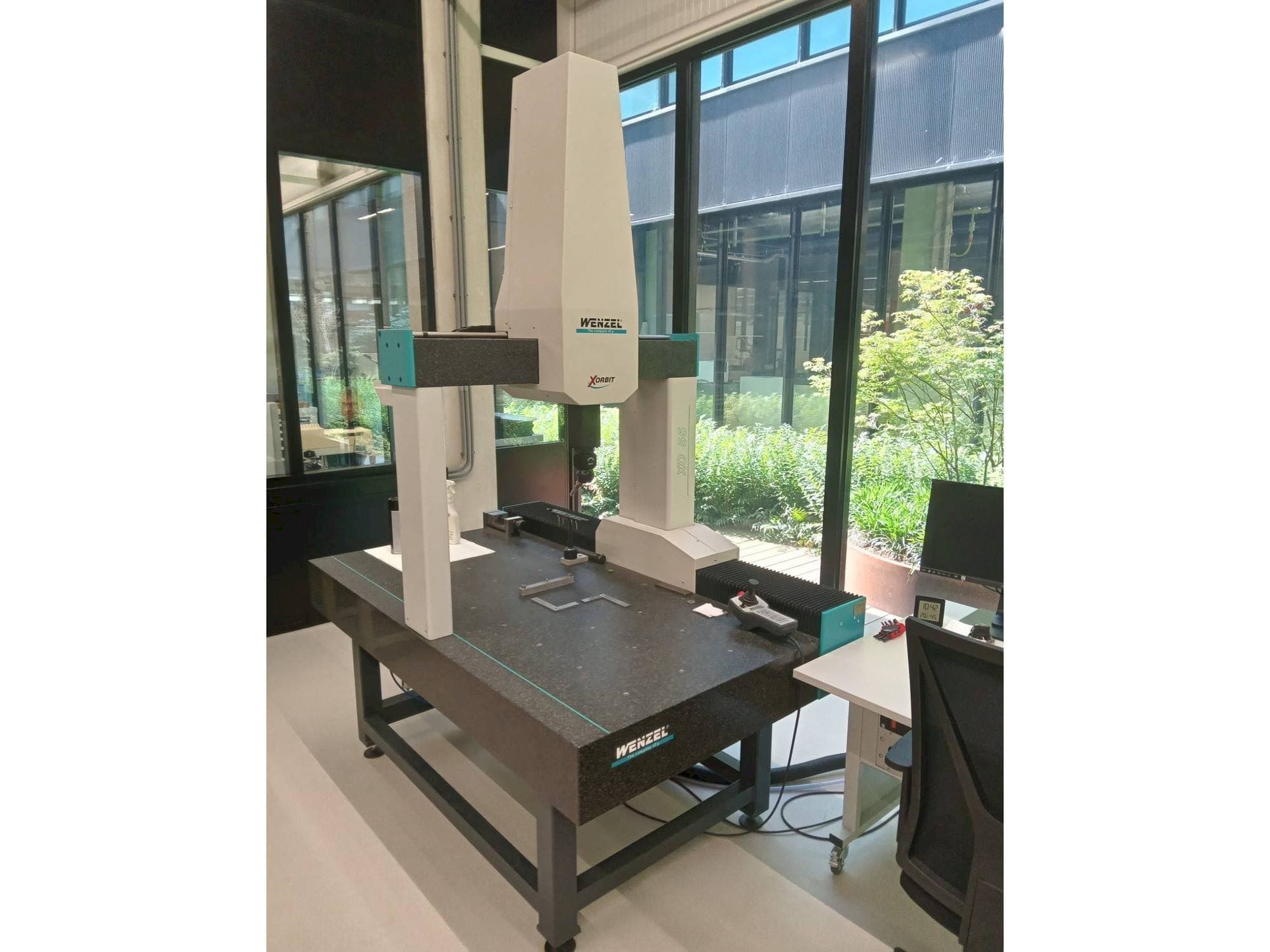 Front view of Wenzel XO-55 machine