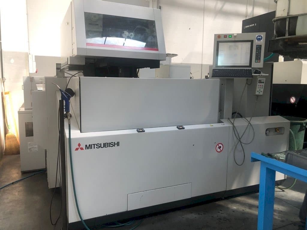 Front view of Mitsubishi MV2400S machine