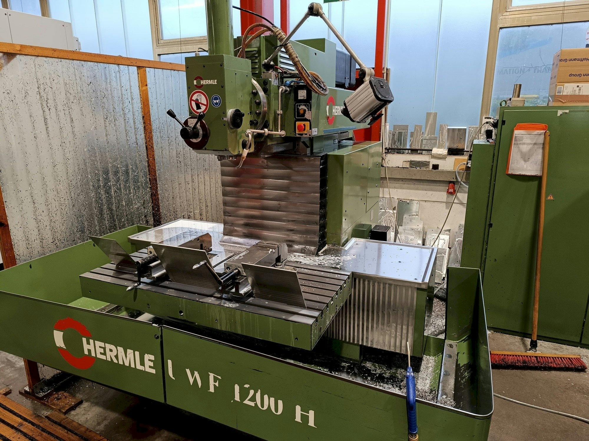 Front view of HERMLE UWF1200  machine