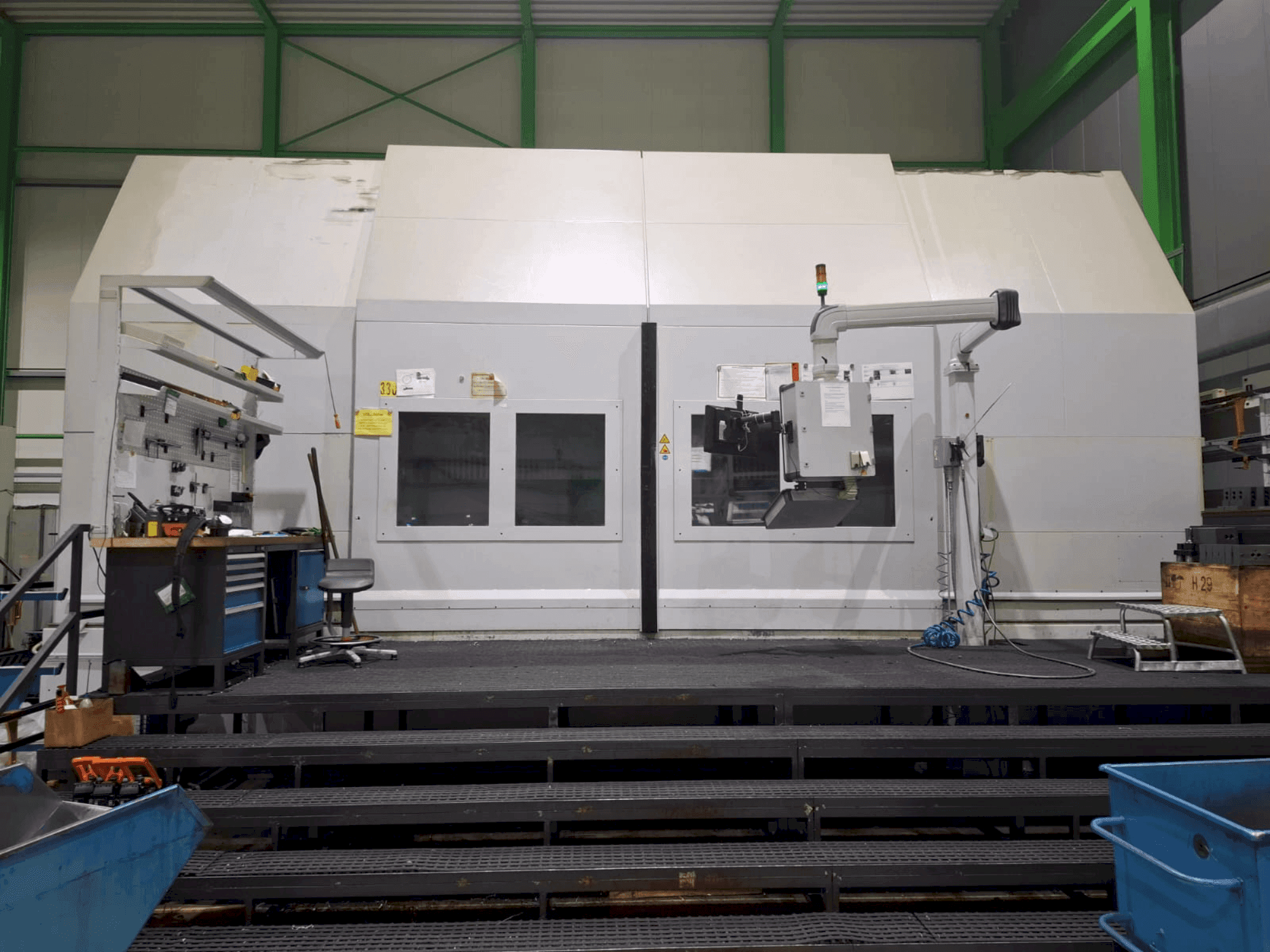 Front view of Pittler PV4000  machine