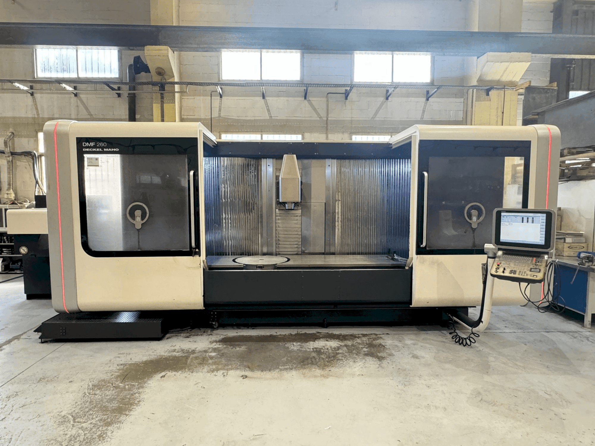 Front view of DMG MORI DMF 260/7 machine