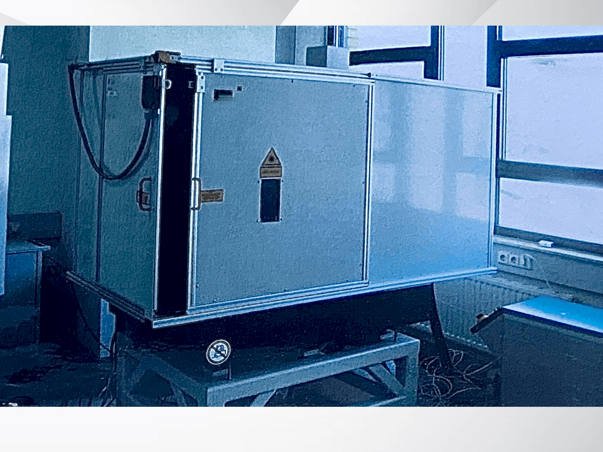 Front view of LASAG KLS 246 CL60 machine