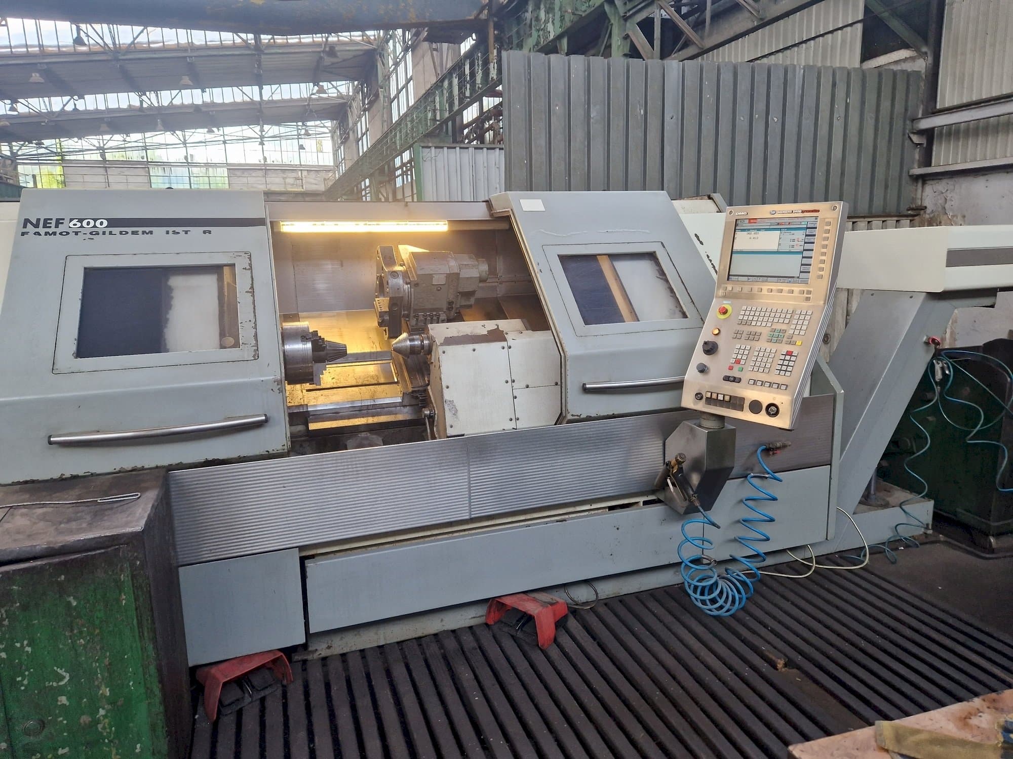 Front view of DMG GILDEMEISTER NEF 600 machine
