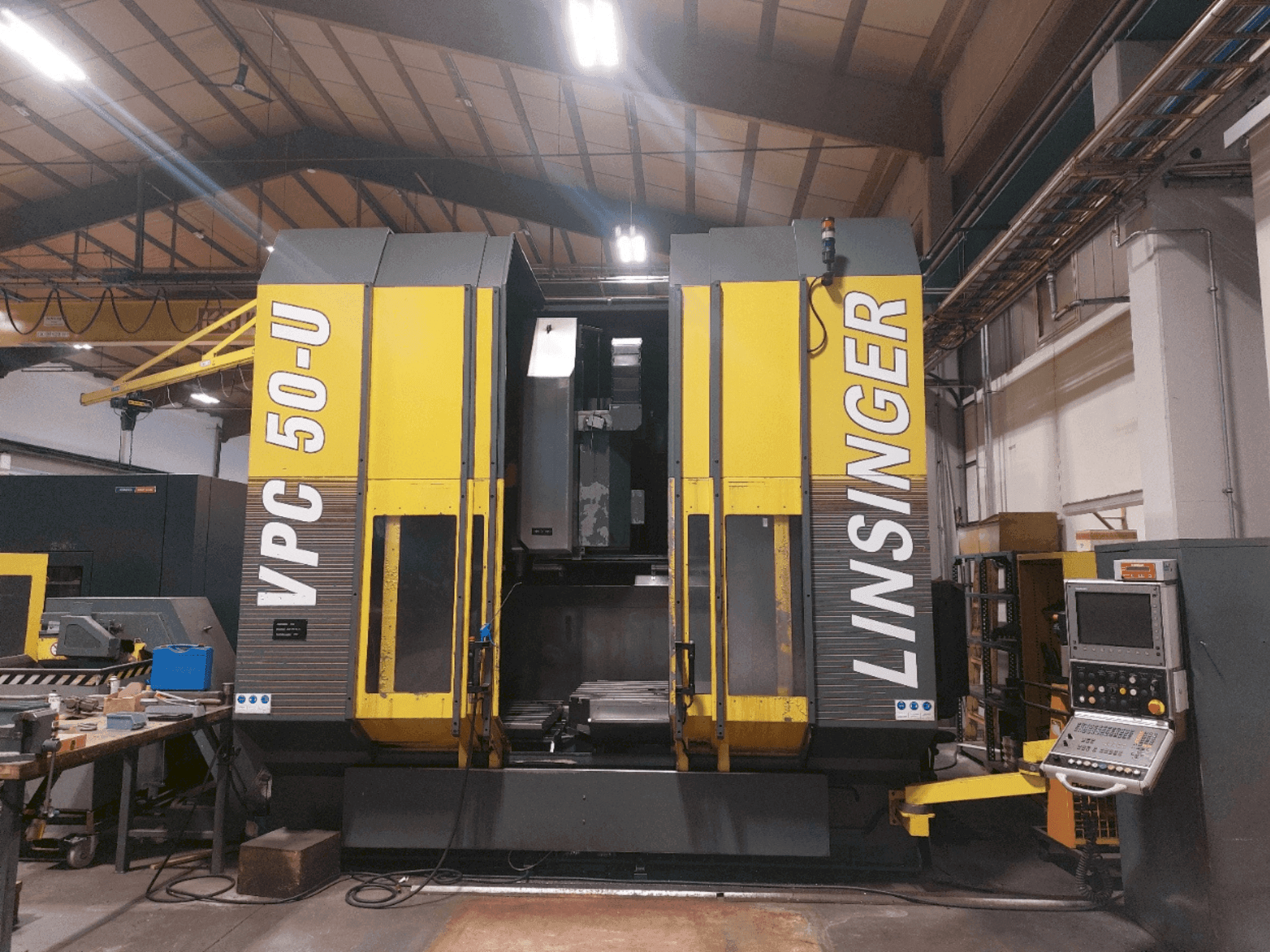 Front view of AXA VPC 50U  machine