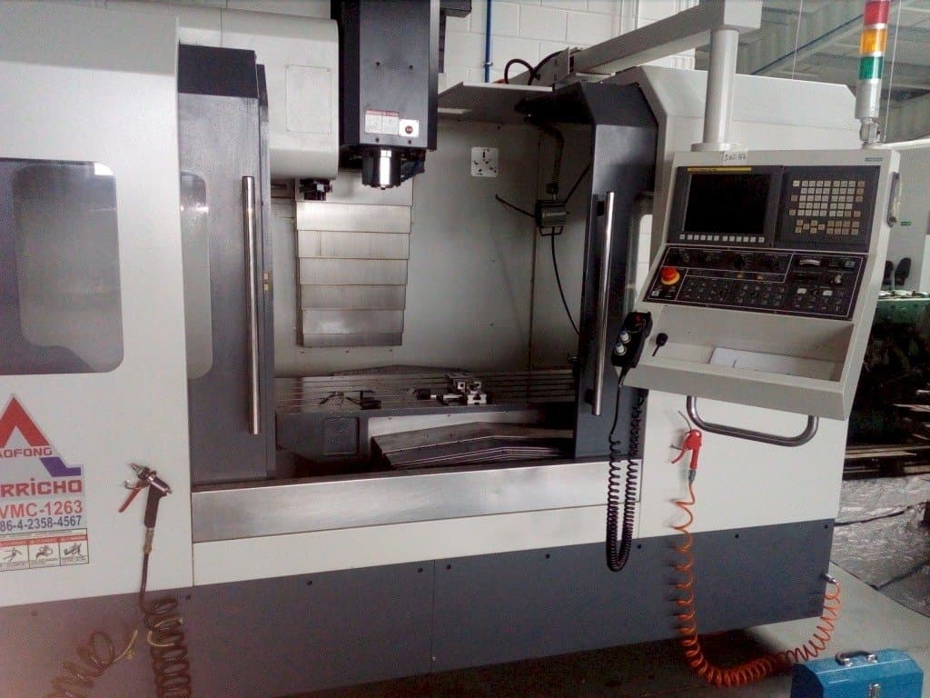 Front view of EVERRICHO ER-VMC-1263A machine