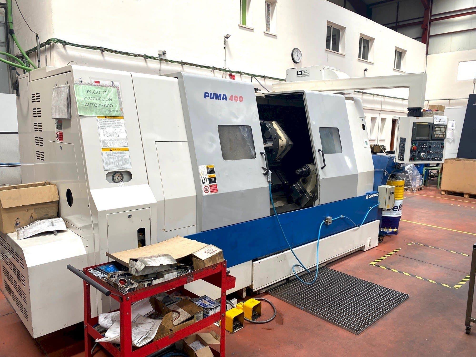 Front view of DAEWOO PUMA 400  machine