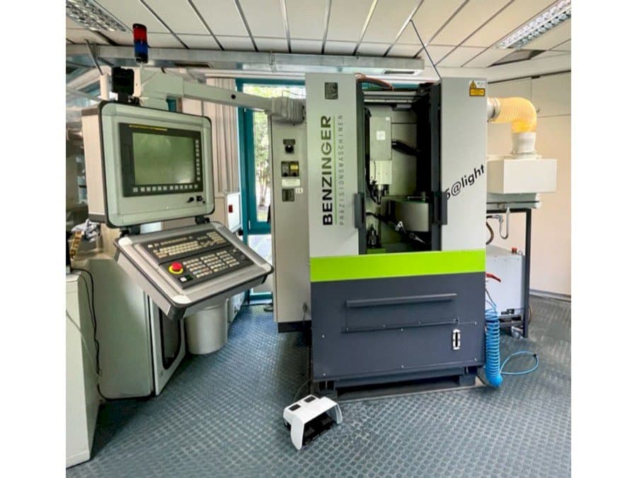 Front view of Benzinger 5@light machine