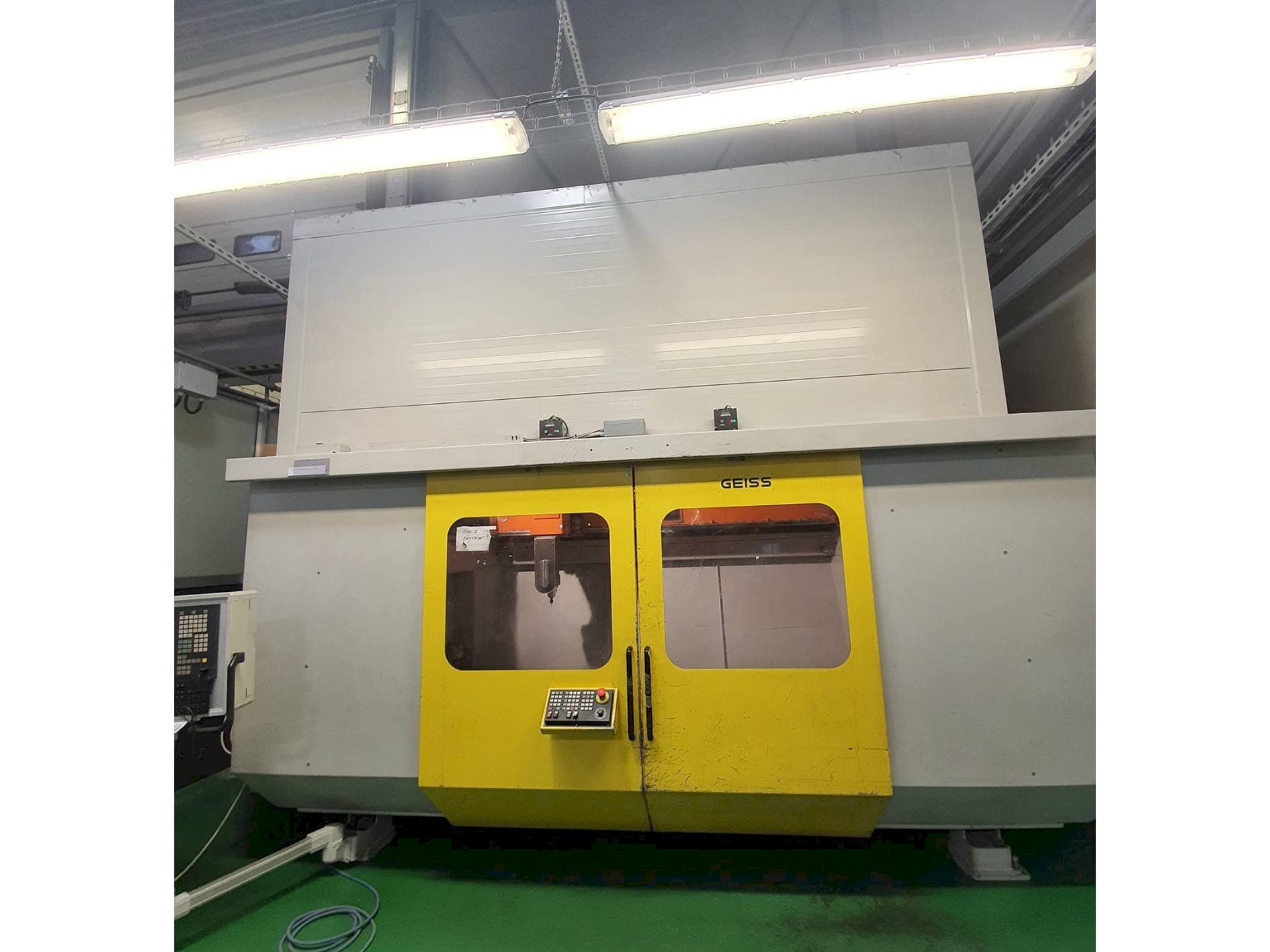 Front view of GEISS FZ 2000x1000 ECO machine