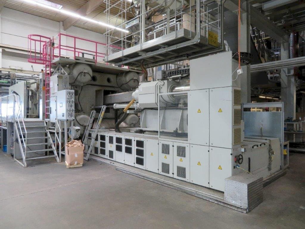 Front view of ENGEL DUO ES 160505/3200 machine