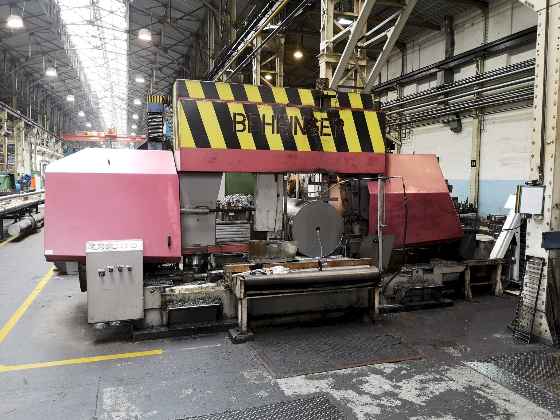 Front view of Behringer HBP1080/1700 A/CNC  machine