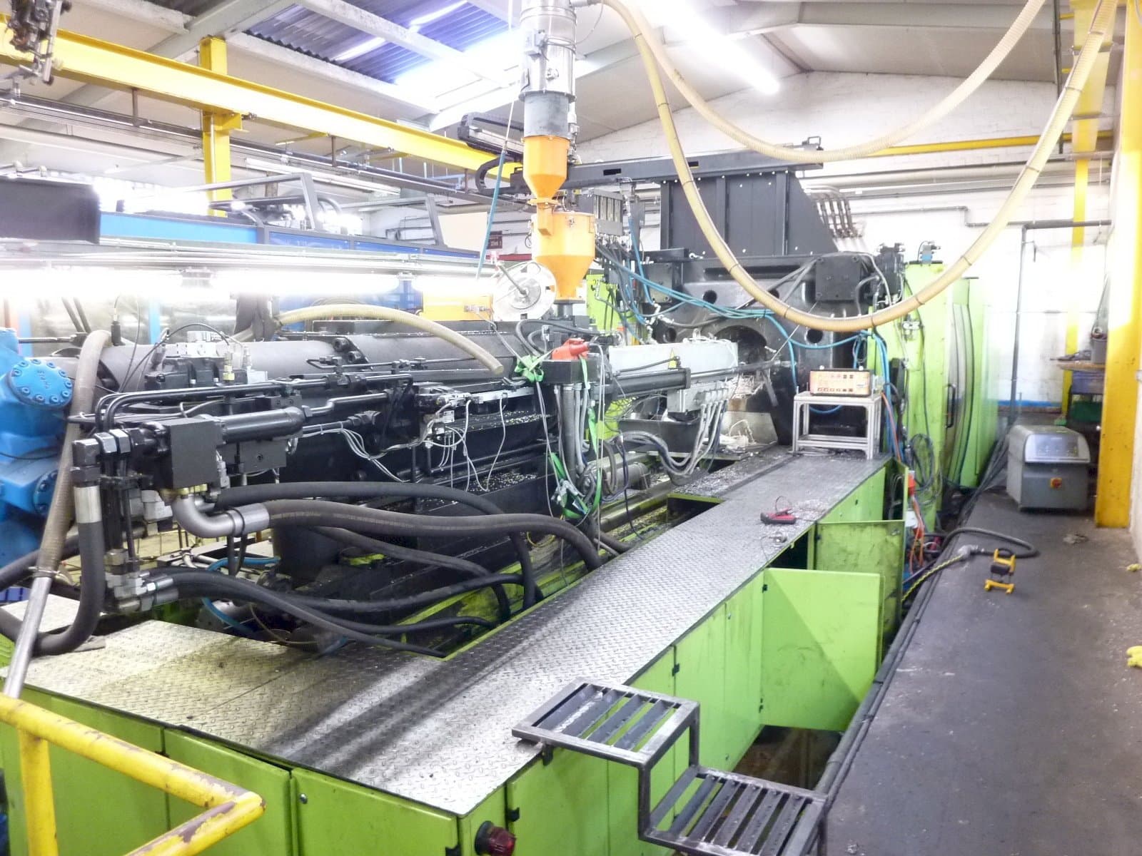 Left side view of ENGEL ES 10000/1300 DK machine