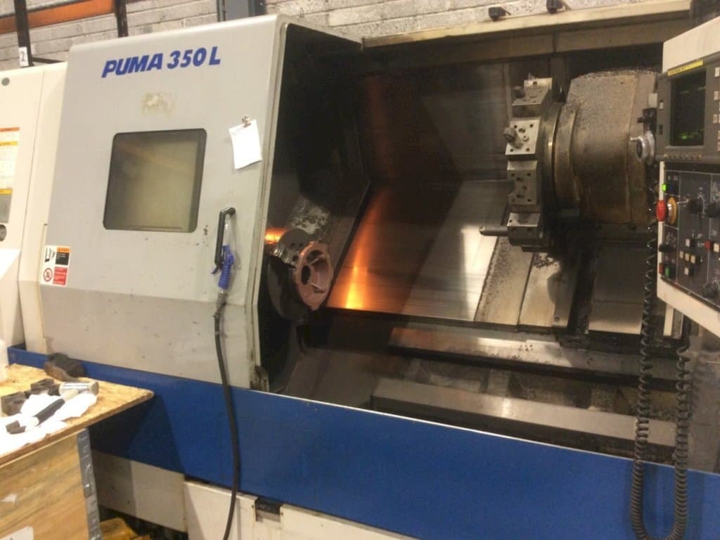 Front view of DAEWOO Puma 350LB machine