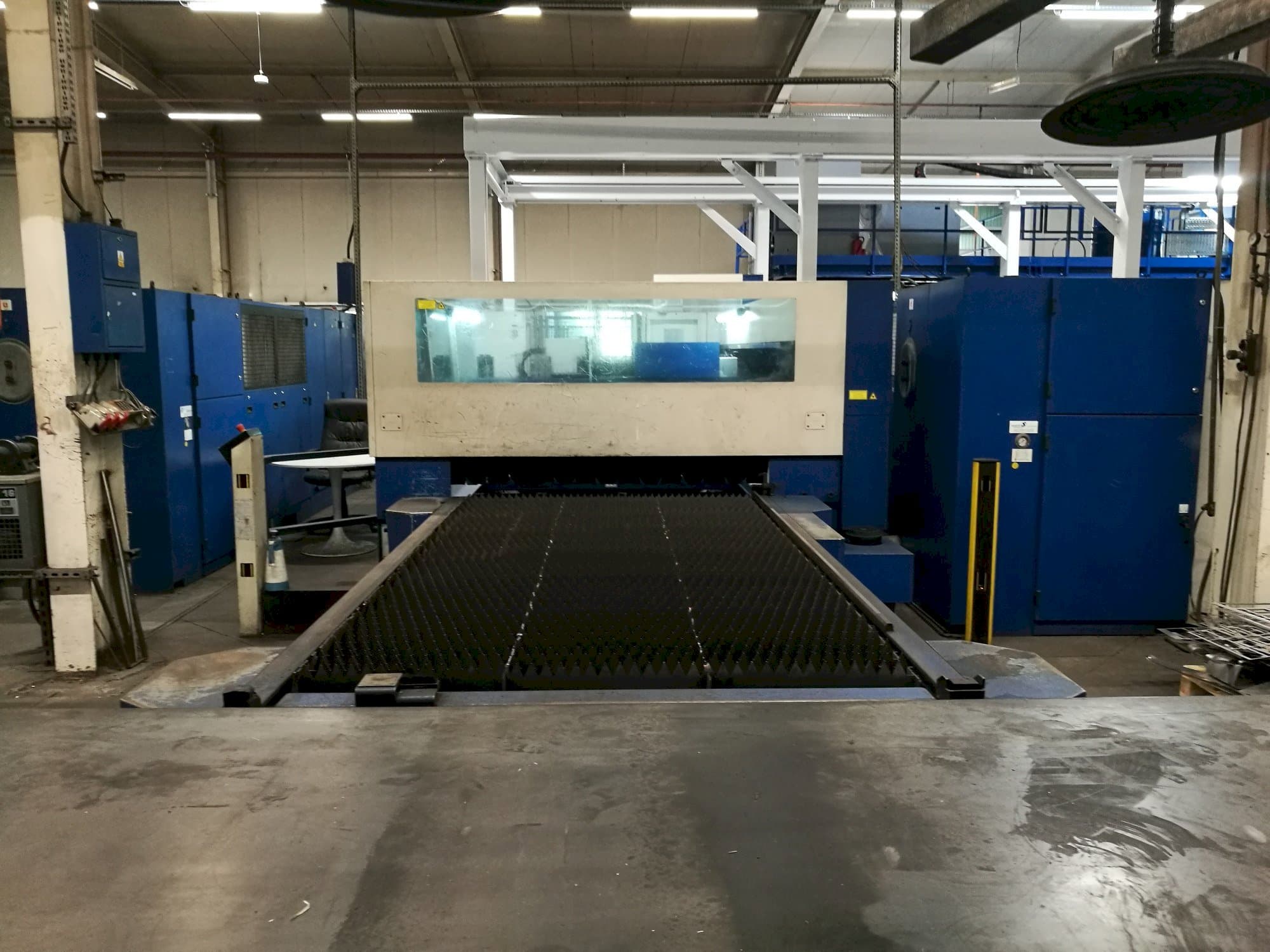 Front view of Trumpf Trumatic L3050 machine