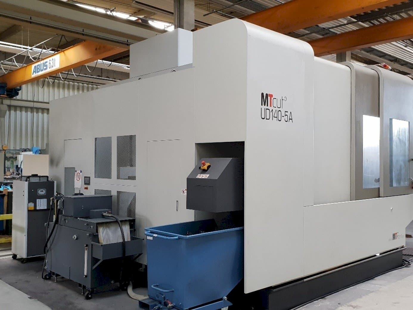 Front view of MTcut UD140H-5A  machine