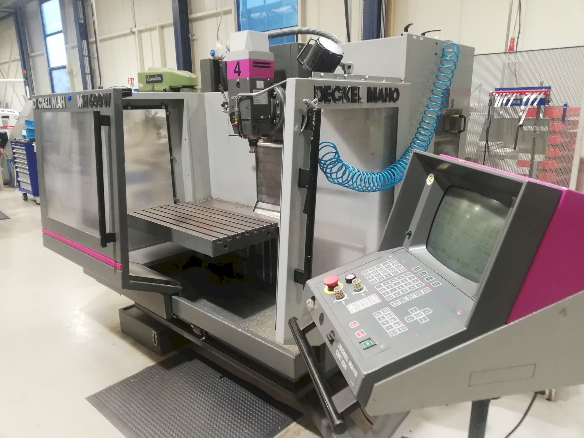 Front view of DECKEL MAHO MH 600W machine