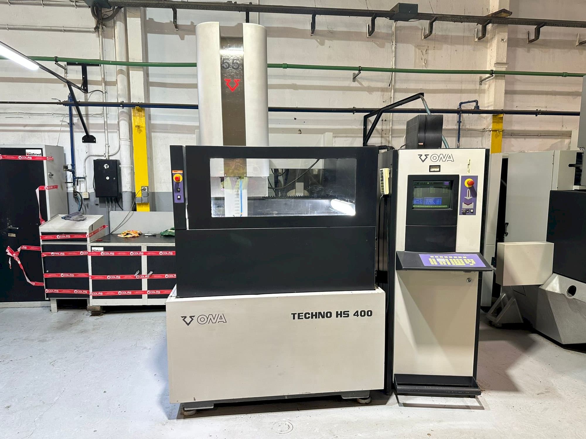 Front view of ONA HS 400 machine