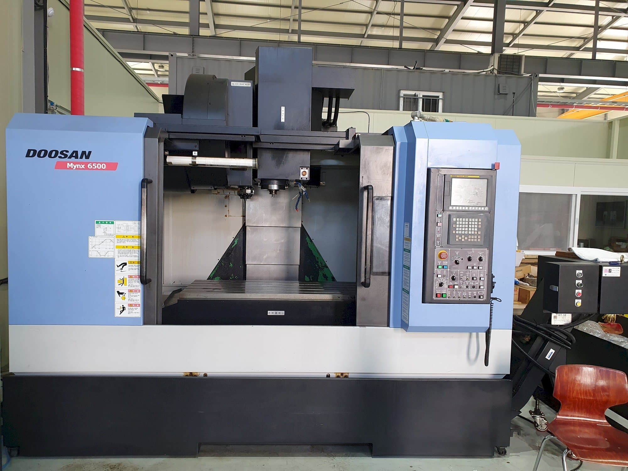 Front view of Doosan MYNX 6500 machine