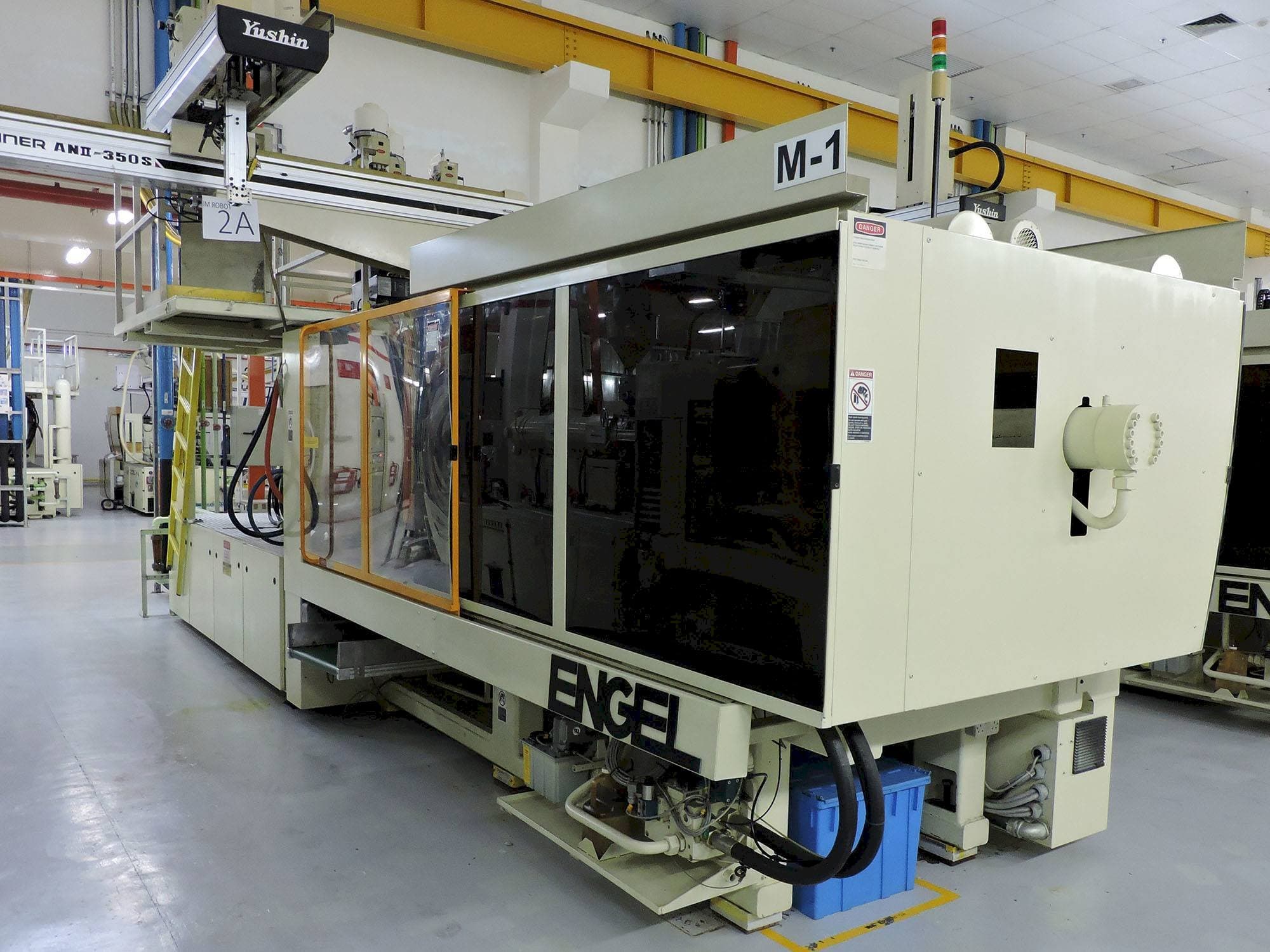 Right view of ENGEL ES 330/450 Machine