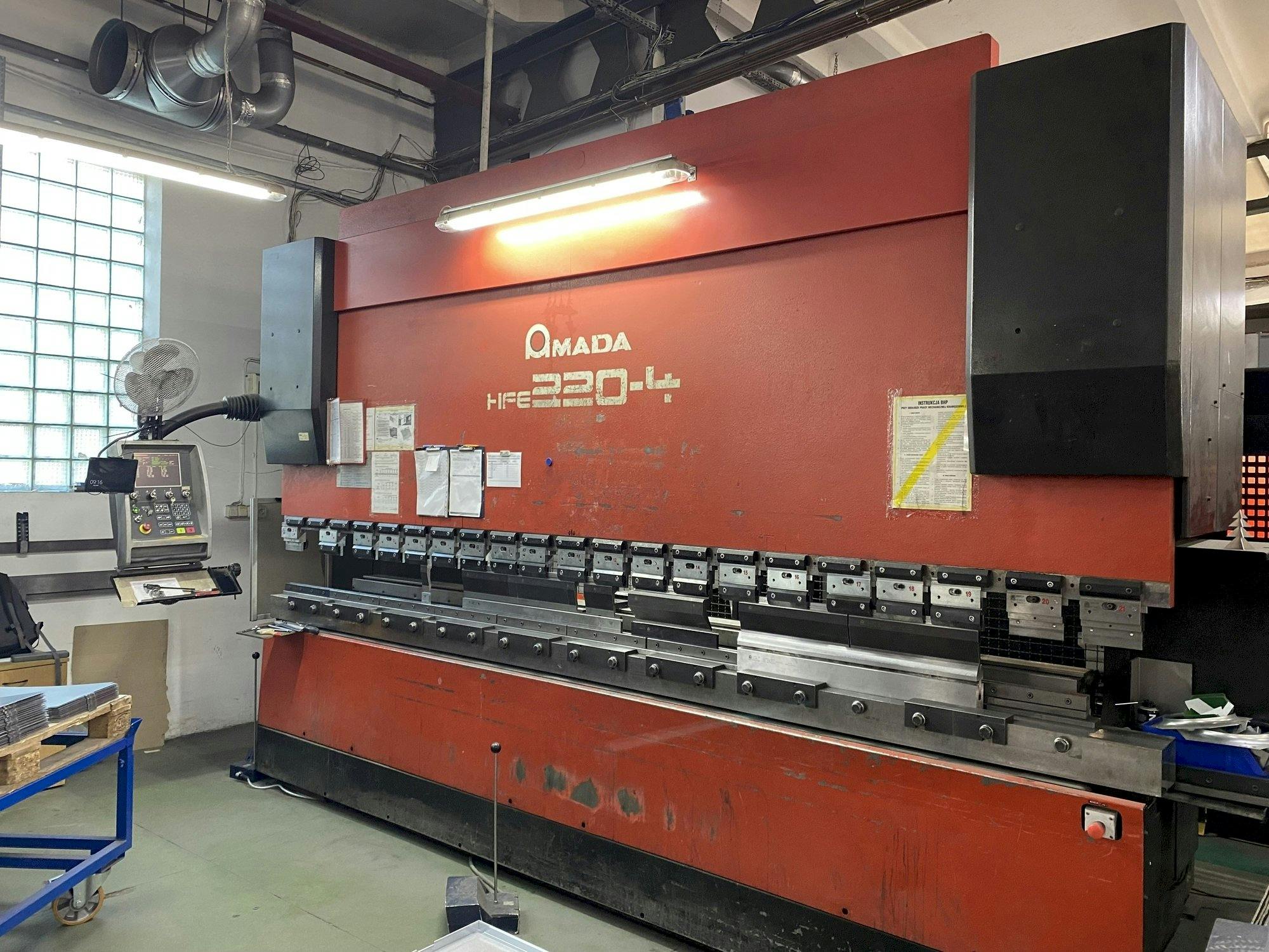 Front view of AMADA HFE 220-4  machine
