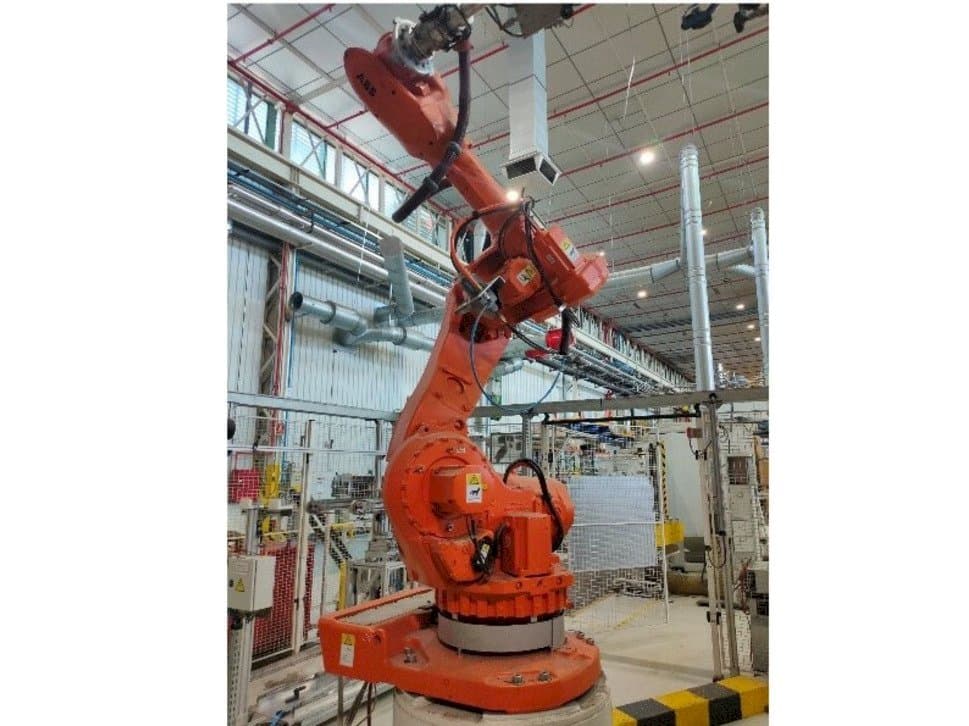 Left side view of ABB IRB 6600-175/2.55  machine