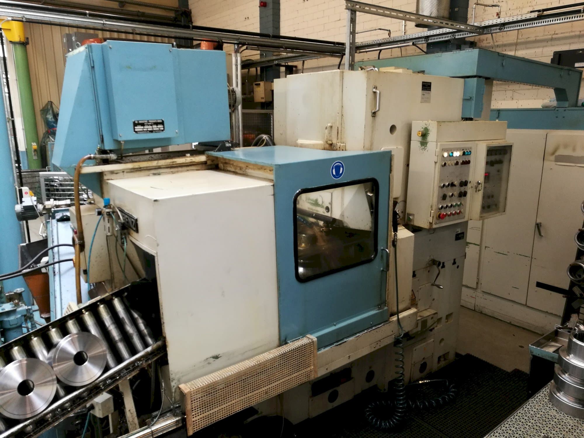 Front view of LORENZ LS 302 machine