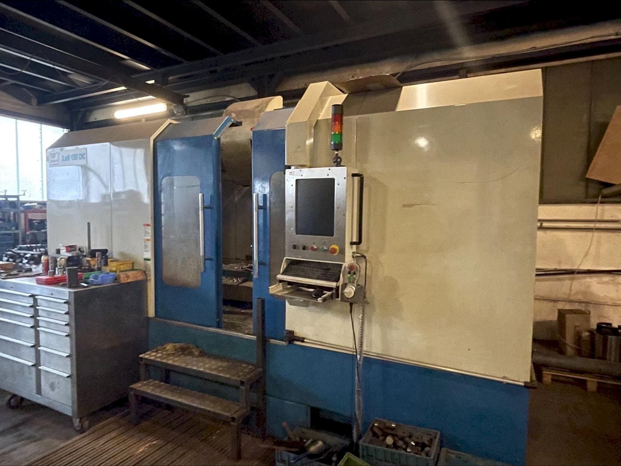 Front view of KNUTH LL 1500 CNC machine