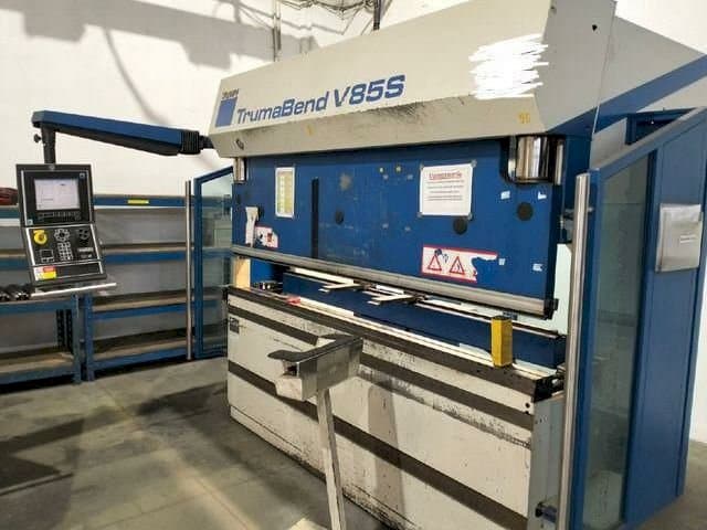 Front view of Trumpf TrumaBend V85S machine