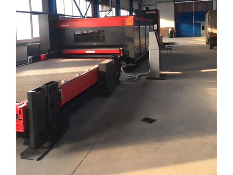 Front view of AMADA FO-4222 M2 NT machine