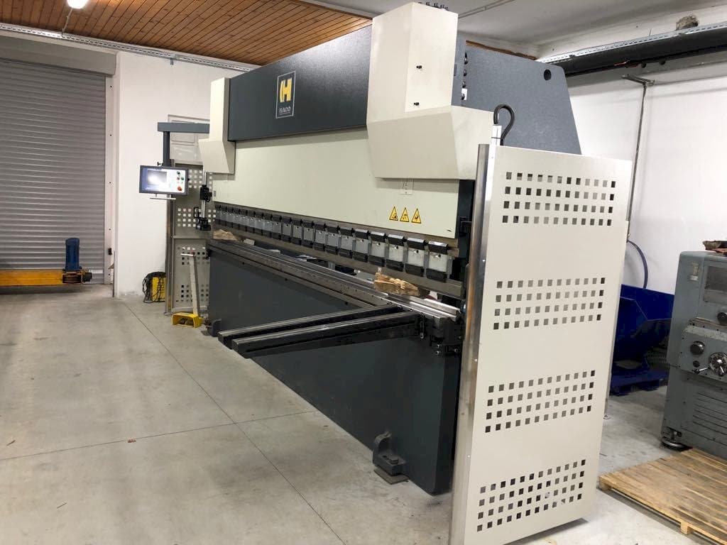 Front view of HACO SYNCHROMASTER 40175 machine