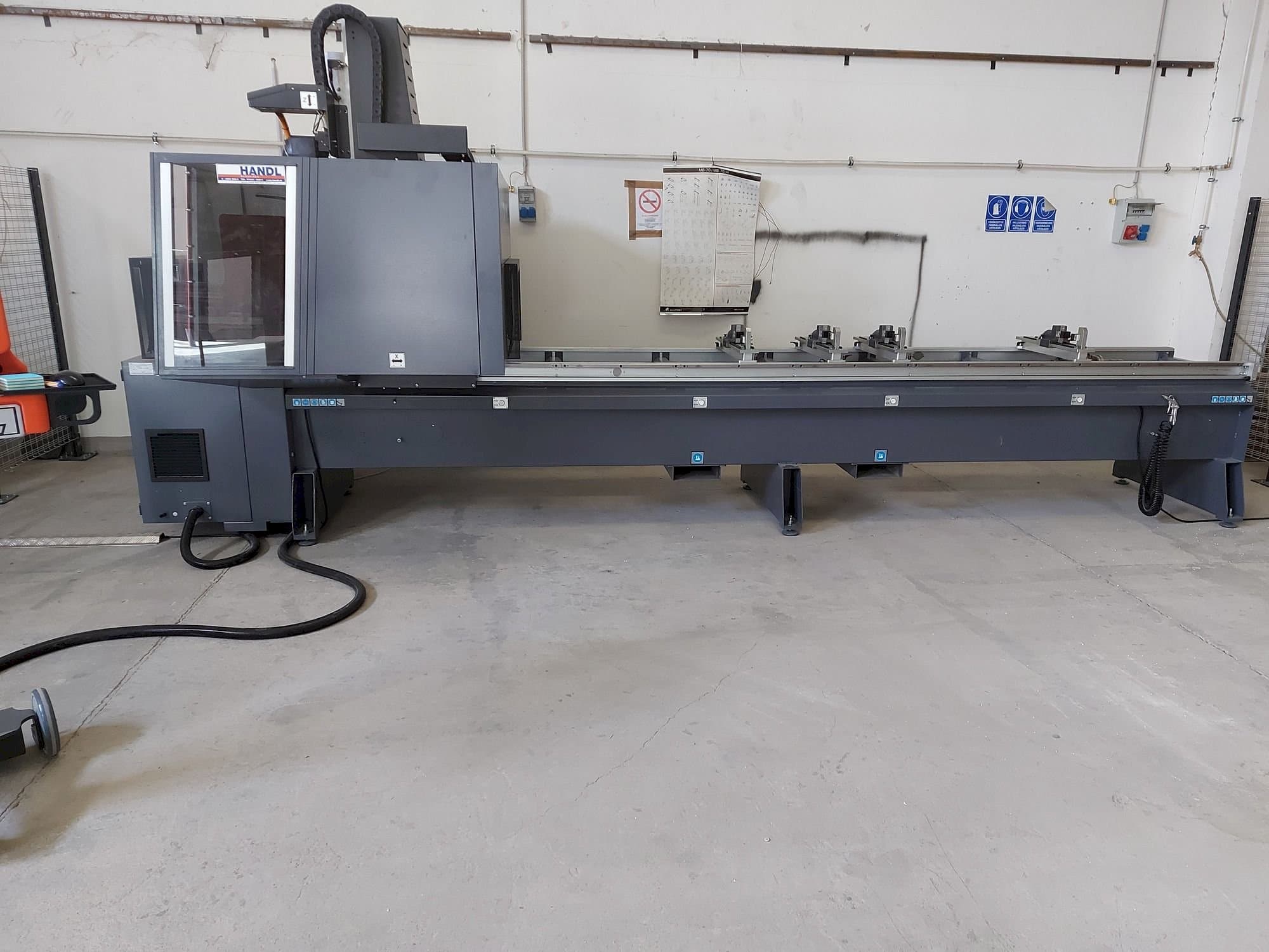 Front view of Tekna TKE943-4 machine