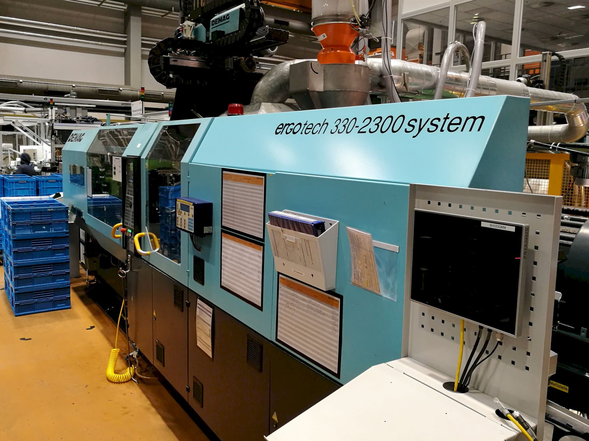 Right view of DEMAG Ergotech 330-2300 Machine