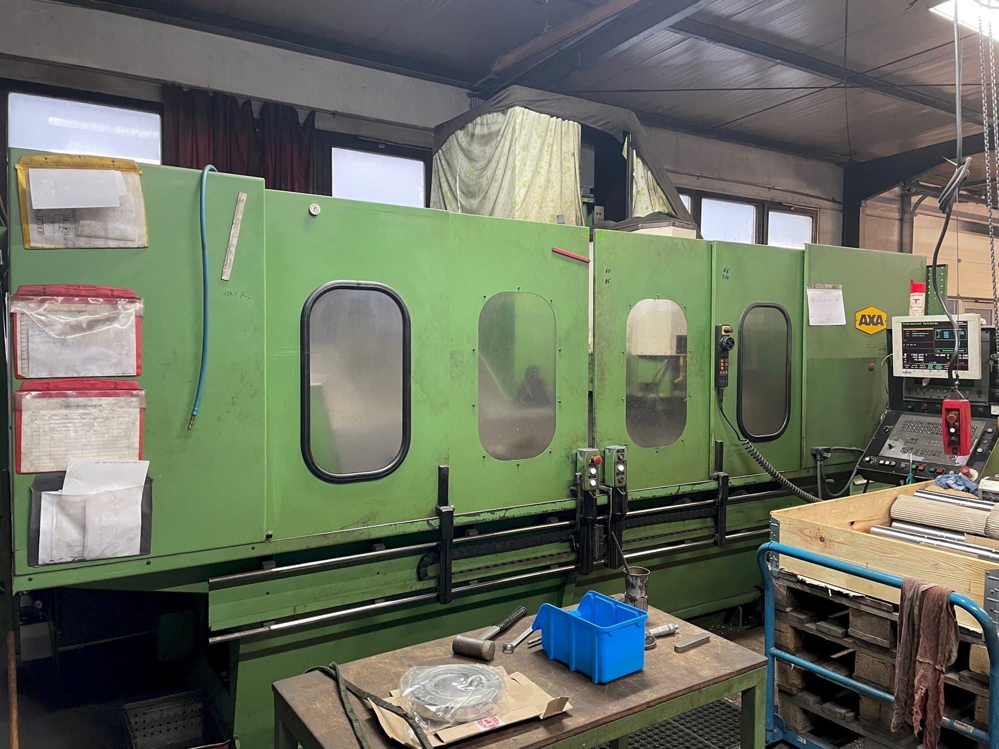 Front view of AXA VSC 2 machine