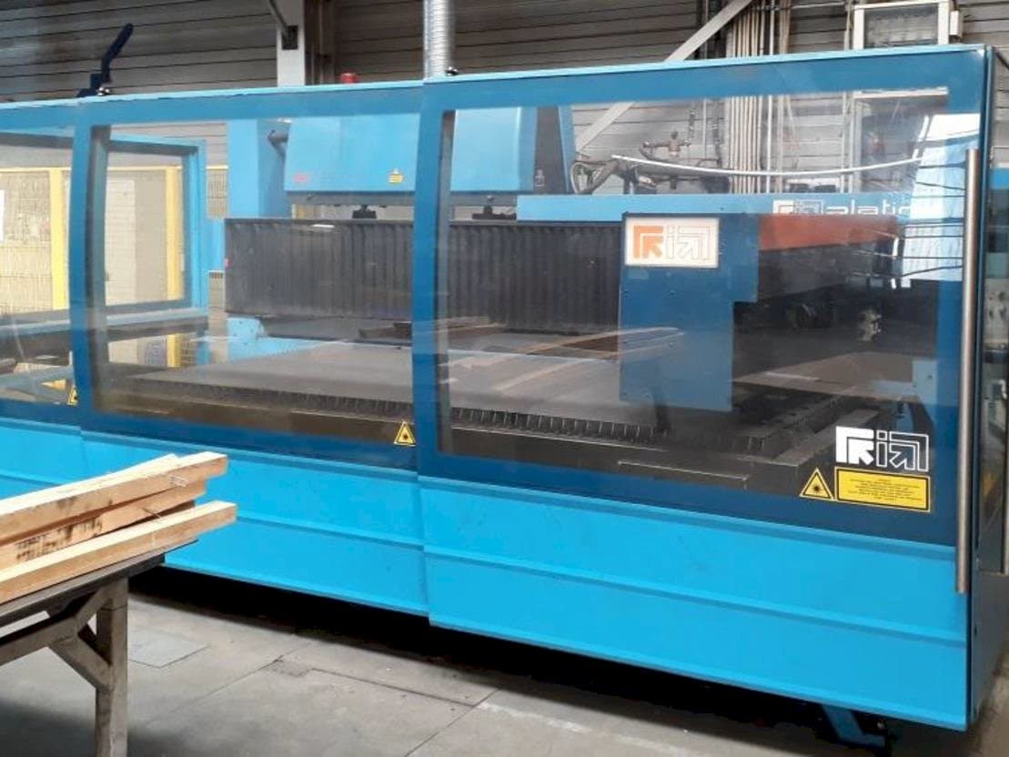 Front view of Prima Industrie Platino 1530 machine