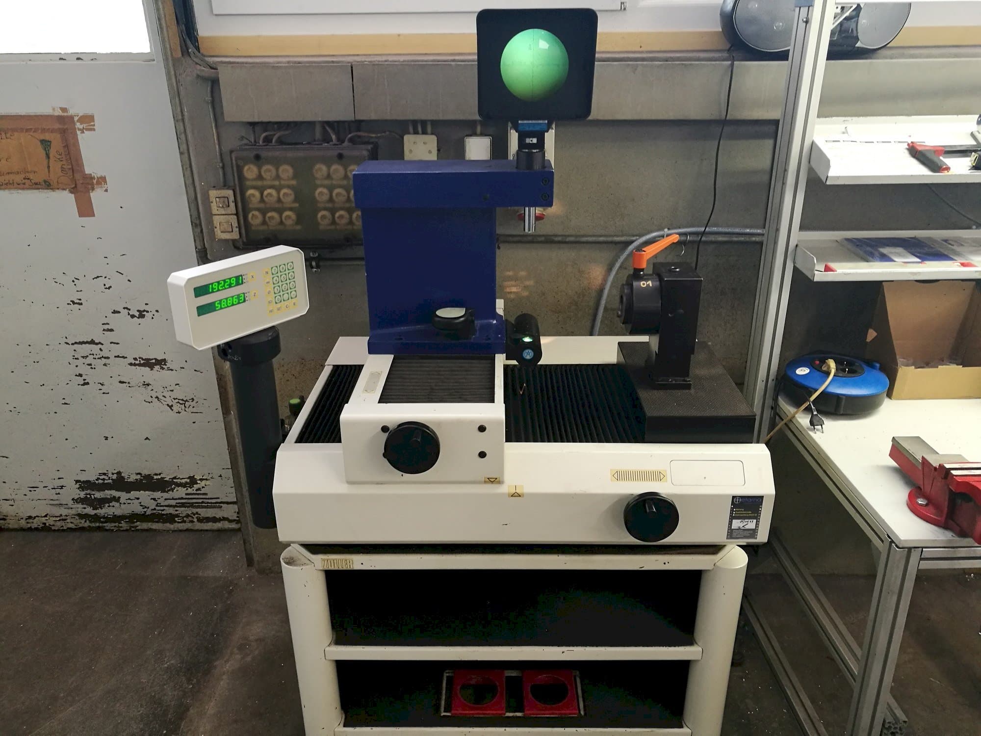 Front view of Zoller H420 machine