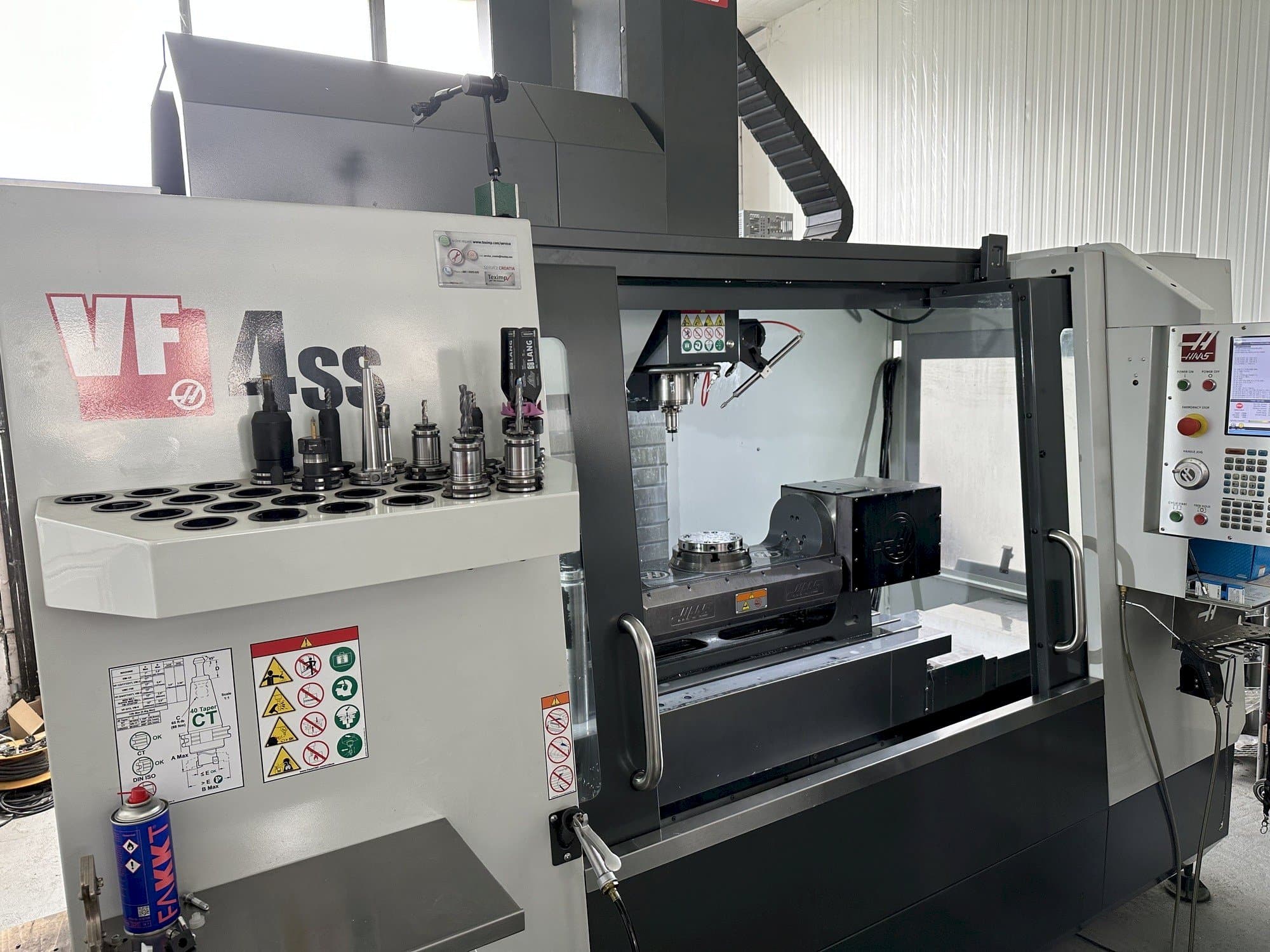 Left view of HAAS VF-4SS machine